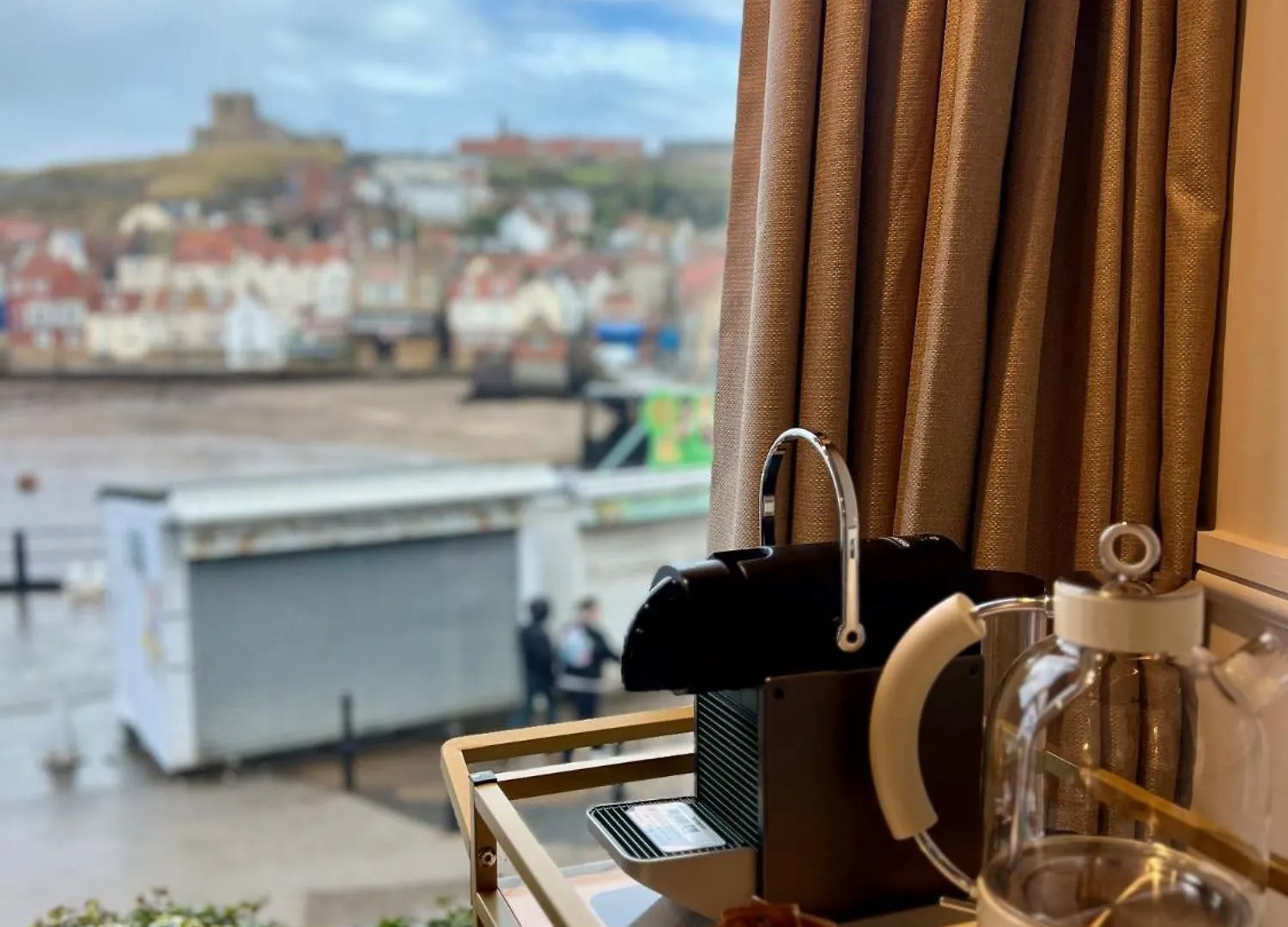 Ξενοδοχείο Number 3 Pier Road Suites Γουίτμπι